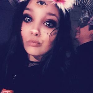 Meet your Posher, Naomi